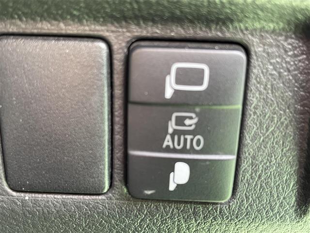 ヴェルファイア ２．４Ｚ　ゴールデンアイズ　パワーリヤゲート　地デジフルセグ　Ｂカメラ　横滑防止装置　キーレスエントリー　ナビ＆ＴＶ　ＥＴＣ車載器　１オーナー　リアエアコン　オートエアコン　ＤＶＤ再生機能　パワーウィンドウ　エアロ　ＨＤＤナビ（28枚目）