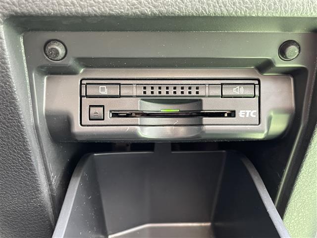 ヴェルファイア ２．４Ｚ　ゴールデンアイズ　パワーリヤゲート　地デジフルセグ　Ｂカメラ　横滑防止装置　キーレスエントリー　ナビ＆ＴＶ　ＥＴＣ車載器　１オーナー　リアエアコン　オートエアコン　ＤＶＤ再生機能　パワーウィンドウ　エアロ　ＨＤＤナビ（29枚目）