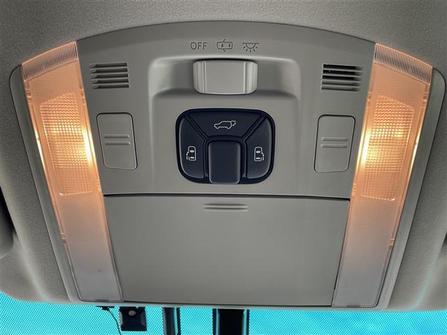 ヴェルファイア ２．４Ｚ　ゴールデンアイズ　パワーリヤゲート　地デジフルセグ　Ｂカメラ　横滑防止装置　キーレスエントリー　ナビ＆ＴＶ　ＥＴＣ車載器　１オーナー　リアエアコン　オートエアコン　ＤＶＤ再生機能　パワーウィンドウ　エアロ　ＨＤＤナビ（31枚目）