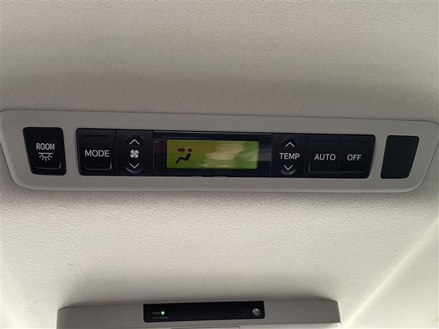 ヴェルファイア ２．４Ｚ　ゴールデンアイズ　パワーリヤゲート　地デジフルセグ　Ｂカメラ　横滑防止装置　キーレスエントリー　ナビ＆ＴＶ　ＥＴＣ車載器　１オーナー　リアエアコン　オートエアコン　ＤＶＤ再生機能　パワーウィンドウ　エアロ　ＨＤＤナビ（33枚目）