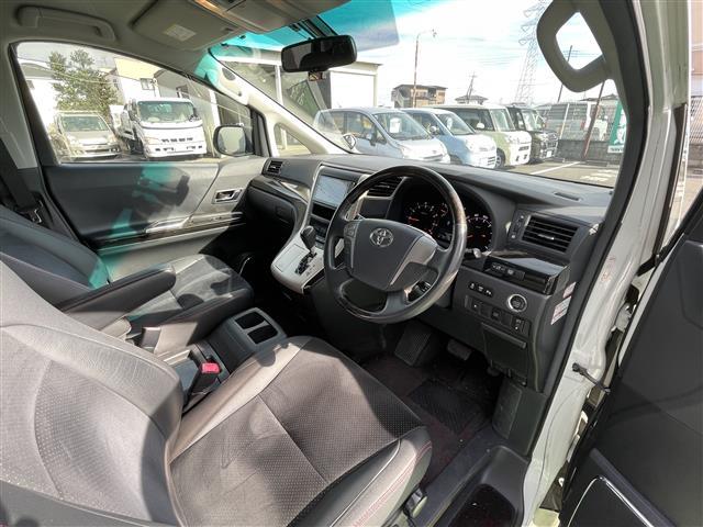 ヴェルファイア ２．４Ｚ　ゴールデンアイズ　パワーリヤゲート　地デジフルセグ　Ｂカメラ　横滑防止装置　キーレスエントリー　ナビ＆ＴＶ　ＥＴＣ車載器　１オーナー　リアエアコン　オートエアコン　ＤＶＤ再生機能　パワーウィンドウ　エアロ　ＨＤＤナビ（35枚目）