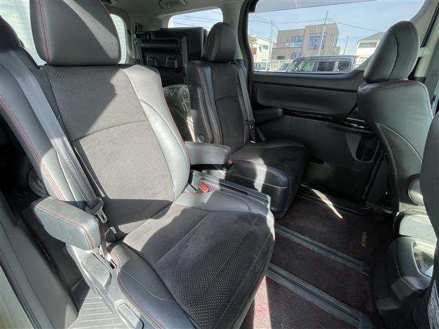 ヴェルファイア ２．４Ｚ　ゴールデンアイズ　パワーリヤゲート　地デジフルセグ　Ｂカメラ　横滑防止装置　キーレスエントリー　ナビ＆ＴＶ　ＥＴＣ車載器　１オーナー　リアエアコン　オートエアコン　ＤＶＤ再生機能　パワーウィンドウ　エアロ　ＨＤＤナビ（38枚目）