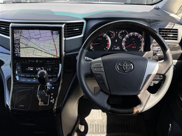 ヴェルファイア 2.4Z ゴールデンアイズII クリソナ AUTOライト リヤカメラ BLUETOOTH ETC付 DVD再生機能 ナビTV サイドエアバッグ デュアルエアコン ワンオーナー車 オートクルーズコントロール 地デジフルセグ オットマン(27枚目)