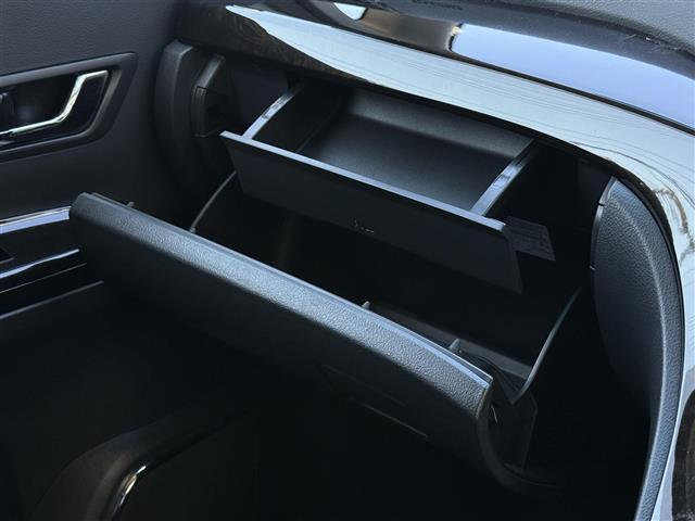 ヴェルファイア 2.4Z ゴールデンアイズII クリソナ AUTOライト リヤカメラ BLUETOOTH ETC付 DVD再生機能 ナビTV サイドエアバッグ デュアルエアコン ワンオーナー車 オートクルーズコントロール 地デジフルセグ オットマン(34枚目)