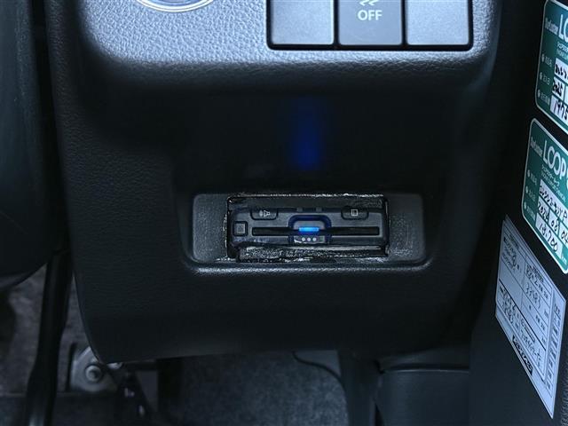 アルトワークス ベースグレード フルタイム4WD Sキー 地デジ TURBO ETC装備 メモリナビ VSA ブルートゥース キーフリ Wエアバック AUTOエアコン エアB パワステ ABS付 DVD再生 オートライト TV・ナビ(33枚目)