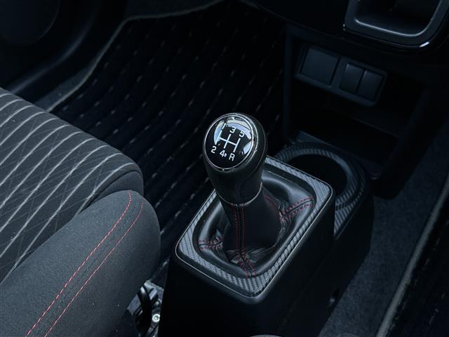 アルトワークス ベースグレード フルタイム4WD Sキー 地デジ TURBO ETC装備 メモリナビ VSA ブルートゥース キーフリ Wエアバック AUTOエアコン エアB パワステ ABS付 DVD再生 オートライト TV・ナビ(40枚目)