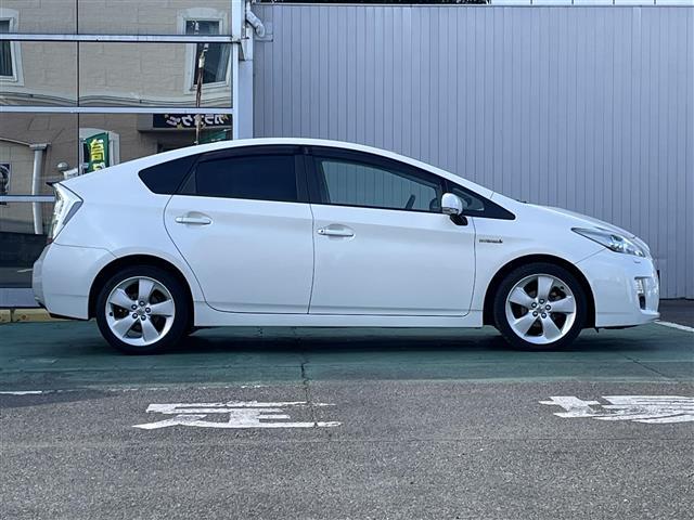 プリウス Sツーリングセレクション アイドリングST スマキ- Bカメ 地デジフルセグ サイドエアバッグ Aライト キーレス Wエアバック LEDランプ 横滑り防止機能 パワステ エアB TVナビ AUTOエアコン ABS ETC装着車(8枚目)