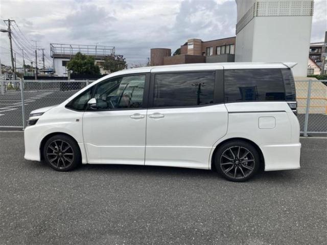 ヴォクシー ＺＳ　ＧＲスポーツ　新品タイヤ／保証書／純正　９インチ　ＳＤナビ／衝突安全装置／両側電動スライドドア／車線逸脱防止支援システム／シート　ハーフレザー／パーキングアシスト　バックガイド／ヘッドランプ　ＬＥＤ　バックカメラ（2枚目）