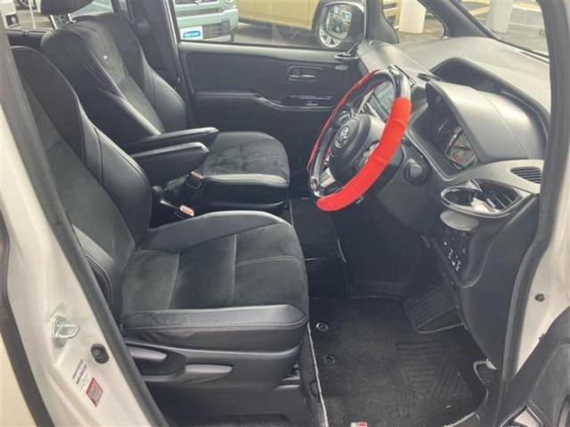 ヴォクシー ＺＳ　ＧＲスポーツ　新品タイヤ／保証書／純正　９インチ　ＳＤナビ／衝突安全装置／両側電動スライドドア／車線逸脱防止支援システム／シート　ハーフレザー／パーキングアシスト　バックガイド／ヘッドランプ　ＬＥＤ　バックカメラ（5枚目）