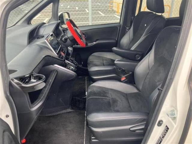 ヴォクシー ＺＳ　ＧＲスポーツ　新品タイヤ／保証書／純正　９インチ　ＳＤナビ／衝突安全装置／両側電動スライドドア／車線逸脱防止支援システム／シート　ハーフレザー／パーキングアシスト　バックガイド／ヘッドランプ　ＬＥＤ　バックカメラ（6枚目）