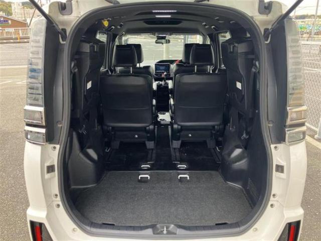 ヴォクシー ＺＳ　ＧＲスポーツ　新品タイヤ／保証書／純正　９インチ　ＳＤナビ／衝突安全装置／両側電動スライドドア／車線逸脱防止支援システム／シート　ハーフレザー／パーキングアシスト　バックガイド／ヘッドランプ　ＬＥＤ　バックカメラ（8枚目）