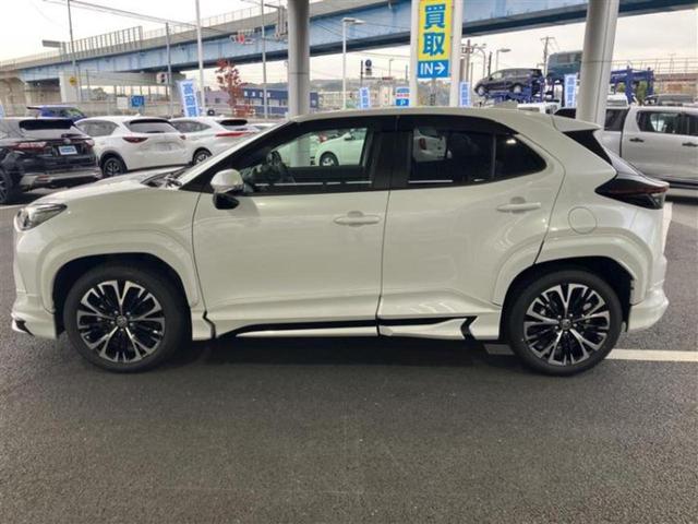 ヤリスクロス ハイブリッドＺ　モデリスタエアロ／保証書／ディスプレイオーディオ＋ナビ／衝突安全装置／シートヒーター／パノラミックビューモニター／車線逸脱防止支援システム／シート　ハーフレザー／ドライブレコーダー　前後　全周囲カメラ（2枚目）