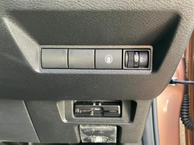 ノート Ｘ　保証書／純正　９インチ　ＳＤナビ／インテリジェントルームミラー／衝突安全装置／アラウンドビューモニター／車線逸脱防止支援システム／ドライブレコーダー　純正／ヘッドランプ　ＬＥＤ／ＵＳＢジャック　ＥＴＣ（13枚目）