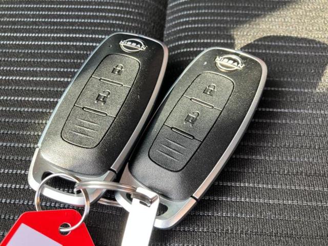 ノート Ｘ　保証書／純正　９インチ　ＳＤナビ／インテリジェントルームミラー／衝突安全装置／アラウンドビューモニター／車線逸脱防止支援システム／ドライブレコーダー　純正／ヘッドランプ　ＬＥＤ／ＵＳＢジャック　ＥＴＣ（17枚目）