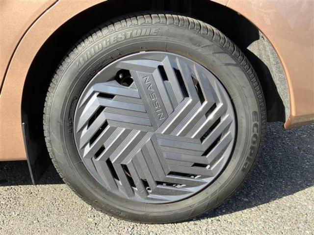 ノート Ｘ　保証書／純正　９インチ　ＳＤナビ／インテリジェントルームミラー／衝突安全装置／アラウンドビューモニター／車線逸脱防止支援システム／ドライブレコーダー　純正／ヘッドランプ　ＬＥＤ／ＵＳＢジャック　ＥＴＣ（18枚目）