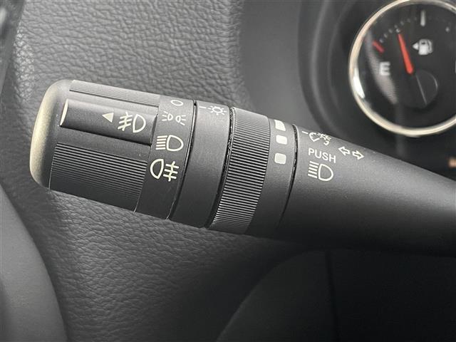 ジープ・ラングラーアンリミテッド スポーツ　社外ＳＤナビ　バックカメラ　フルセグＴＶ　Ｂｌｕｅｔｏｏｔｈ　純正１７インチアルミ　サイドカメラ　クルーズコントロール　ハロゲンヘッドライト　フォグライト　ＯＰフューエルキャップ　ＥＴＣ　背面タイヤ（9枚目）