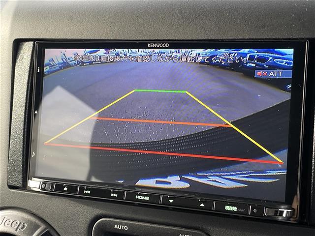 ジープ・ラングラーアンリミテッド スポーツ　社外ＳＤナビ　バックカメラ　フルセグＴＶ　Ｂｌｕｅｔｏｏｔｈ　純正１７インチアルミ　サイドカメラ　クルーズコントロール　ハロゲンヘッドライト　フォグライト　ＯＰフューエルキャップ　ＥＴＣ　背面タイヤ（14枚目）