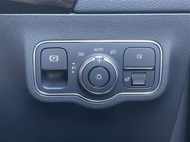 ＧＬＡクラス ＧＬＡ２００ｄ　４マチック　ＡＭＧラインパッケージ　ワンオーナー　レザーエクスクルーシブＰＫＧ　ＡＣＣ　３６０°カメラ　前後ドライブレコーダー　メモリーシート　シートヒーター　純正ＴＶ　ＥＴＣ２．０　ＬＥＤヘッドライト　純正１９インチＡＷ（13枚目）