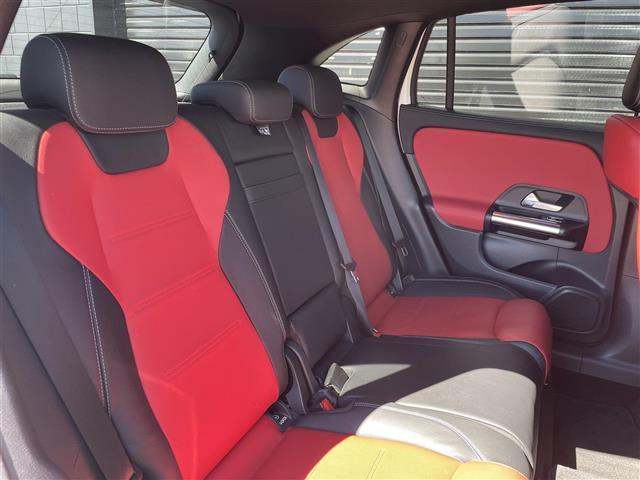 ＧＬＡクラス ＧＬＡ２００ｄ　４マチック　ＡＭＧラインパッケージ　ワンオーナー　レザーエクスクルーシブＰＫＧ　ＡＣＣ　３６０°カメラ　前後ドライブレコーダー　メモリーシート　シートヒーター　純正ＴＶ　ＥＴＣ２．０　ＬＥＤヘッドライト　純正１９インチＡＷ（32枚目）