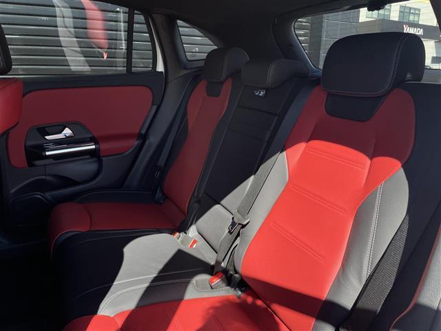 ＧＬＡクラス ＧＬＡ２００ｄ　４マチック　ＡＭＧラインパッケージ　ワンオーナー　レザーエクスクルーシブＰＫＧ　ＡＣＣ　３６０°カメラ　前後ドライブレコーダー　メモリーシート　シートヒーター　純正ＴＶ　ＥＴＣ２．０　ＬＥＤヘッドライト　純正１９インチＡＷ（39枚目）