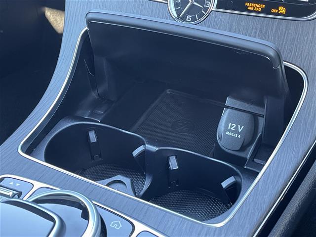 Ｃクラス クーペ　スポーツ　レザーＥＸＣ　ＰＫＧ　パノラミックスライディングルーフ　黒本革シート　ヘッドアップディスプレイ　エアバランス　パフュームアトマイザー　アンビエントライト　マルチビームＬＥＤヘッドライト　純正ナビ　フルセグＴＶ　バックカメラ（16枚目）