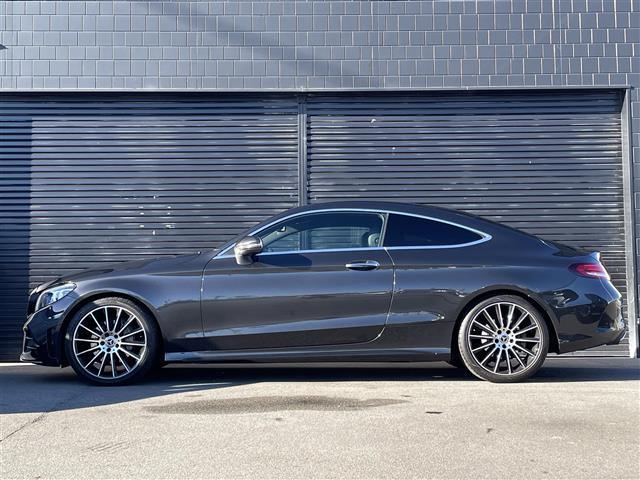 Ｃクラス クーペ　スポーツ　レザーＥＸＣ　ＰＫＧ　パノラミックスライディングルーフ　黒本革シート　ヘッドアップディスプレイ　エアバランス　パフュームアトマイザー　アンビエントライト　マルチビームＬＥＤヘッドライト　純正ナビ　フルセグＴＶ　バックカメラ（34枚目）