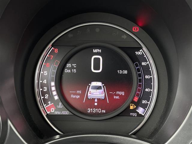 アバルト５９５ ベースグレード　２０台限定車　左ハンドル　５速マニュアル　レコードモンツァマフラー　ディスプレイオーディオ　ＡｐｐｌｅＣａｒＰｌａｙ　専用シート　専用１７インチアルミホイール　ネロスコルピオーネ／ブルポディオ（2枚目）
