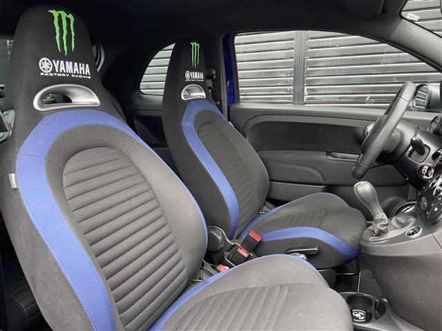 アバルト５９５ ベースグレード　２０台限定車　左ハンドル　５速マニュアル　レコードモンツァマフラー　ディスプレイオーディオ　ＡｐｐｌｅＣａｒＰｌａｙ　専用シート　専用１７インチアルミホイール　ネロスコルピオーネ／ブルポディオ（25枚目）