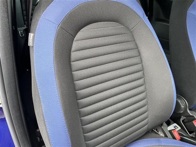 アバルト５９５ ベースグレード　２０台限定車　左ハンドル　５速マニュアル　レコードモンツァマフラー　ディスプレイオーディオ　ＡｐｐｌｅＣａｒＰｌａｙ　専用シート　専用１７インチアルミホイール　ネロスコルピオーネ／ブルポディオ（27枚目）