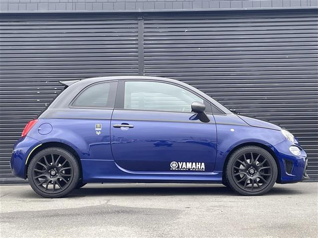 アバルト５９５ ベースグレード　２０台限定車　左ハンドル　５速マニュアル　レコードモンツァマフラー　ディスプレイオーディオ　ＡｐｐｌｅＣａｒＰｌａｙ　専用シート　専用１７インチアルミホイール　ネロスコルピオーネ／ブルポディオ（34枚目）