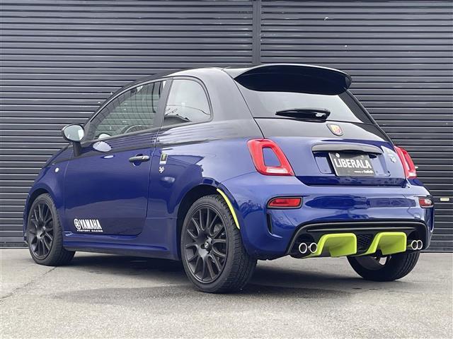 アバルト５９５ ベースグレード　２０台限定車　左ハンドル　５速マニュアル　レコードモンツァマフラー　ディスプレイオーディオ　ＡｐｐｌｅＣａｒＰｌａｙ　専用シート　専用１７インチアルミホイール　ネロスコルピオーネ／ブルポディオ（36枚目）