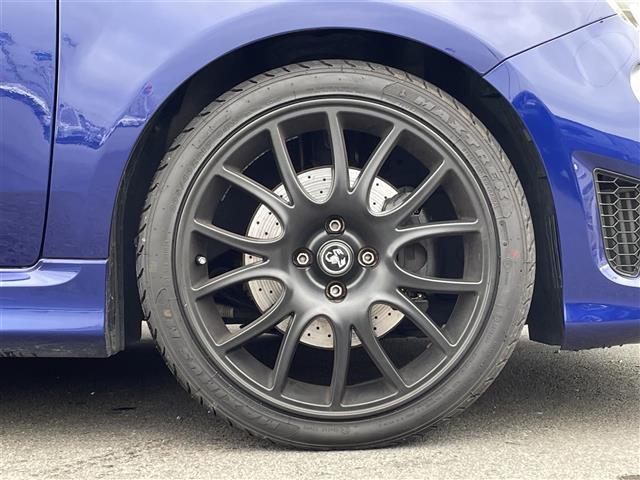 アバルト５９５ ベースグレード　２０台限定車　左ハンドル　５速マニュアル　レコードモンツァマフラー　ディスプレイオーディオ　ＡｐｐｌｅＣａｒＰｌａｙ　専用シート　専用１７インチアルミホイール　ネロスコルピオーネ／ブルポディオ（38枚目）