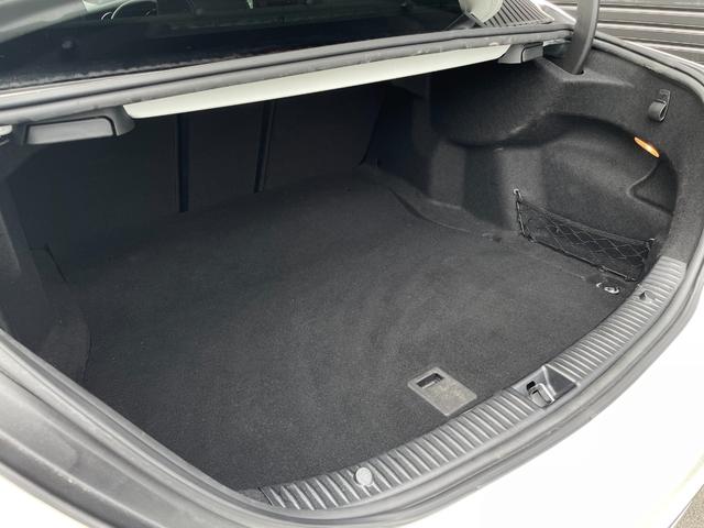 Ｃクラス Ｃ２２０ｄ　ローレウスエディション　黒革　シートヒーター　純正ナビ　フルセグＴＶ　Ｂｌｕｅｔｏｏｔｈ　ＬＥＤライト　キーレスゴー　レーダーセーフティＰＫＧ　ＡＣＣ　純正１８インチアルミ　パワーシート　ドラレコ　エアマティックアジリティ（44枚目）