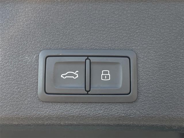 A4アバント 40TFSI マイスターシュトュック マトリクスLED バーチャルCP ACC アシスタンスPKG パーシャルレザー アウディプレセンス MMIナビ フルセグTV シートヒーター パワーシート フット機能付リアゲート 純正18インチアルミ(46枚目)