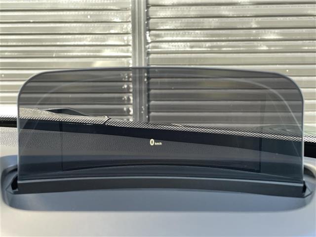 ＭＩＮＩ ジョンクーパーワークス　純正１８ＡＷ　中期　ＨＵＤ　電子シフト　ＡＣＣ　タッチ操作可能純正ナビ　バックカメラ　ミラー型ＥＴＣ　シートヒーター　ＬＥＤヘッドライト　レベルグリーン　専用レッドキャリパー　前後ドライブレコーダー（8枚目）