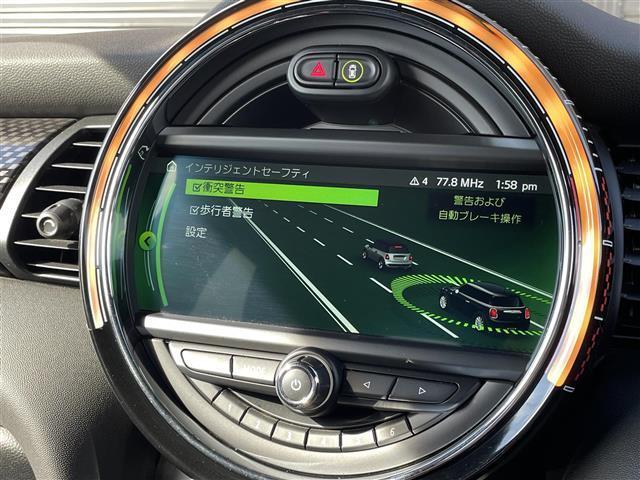ＭＩＮＩ ジョンクーパーワークス　純正１８ＡＷ　中期　ＨＵＤ　電子シフト　ＡＣＣ　タッチ操作可能純正ナビ　バックカメラ　ミラー型ＥＴＣ　シートヒーター　ＬＥＤヘッドライト　レベルグリーン　専用レッドキャリパー　前後ドライブレコーダー（18枚目）