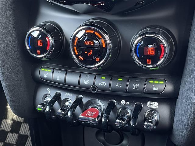 ＭＩＮＩ ジョンクーパーワークス　純正１８ＡＷ　中期　ＨＵＤ　電子シフト　ＡＣＣ　タッチ操作可能純正ナビ　バックカメラ　ミラー型ＥＴＣ　シートヒーター　ＬＥＤヘッドライト　レベルグリーン　専用レッドキャリパー　前後ドライブレコーダー（20枚目）