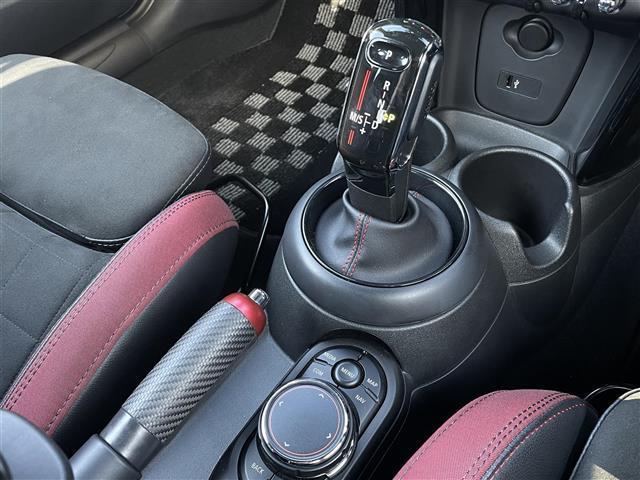 ＭＩＮＩ ジョンクーパーワークス　純正１８ＡＷ　中期　ＨＵＤ　電子シフト　ＡＣＣ　タッチ操作可能純正ナビ　バックカメラ　ミラー型ＥＴＣ　シートヒーター　ＬＥＤヘッドライト　レベルグリーン　専用レッドキャリパー　前後ドライブレコーダー（23枚目）