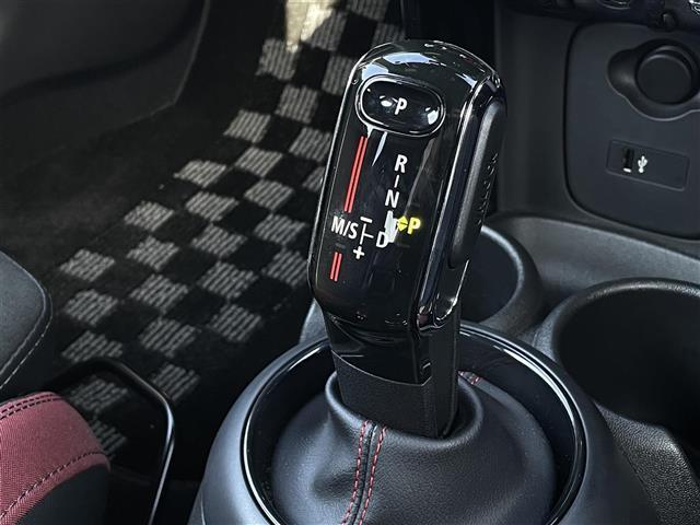 ＭＩＮＩ ジョンクーパーワークス　純正１８ＡＷ　中期　ＨＵＤ　電子シフト　ＡＣＣ　タッチ操作可能純正ナビ　バックカメラ　ミラー型ＥＴＣ　シートヒーター　ＬＥＤヘッドライト　レベルグリーン　専用レッドキャリパー　前後ドライブレコーダー（24枚目）