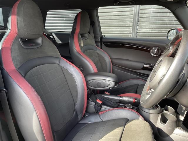 ＭＩＮＩ ジョンクーパーワークス　純正１８ＡＷ　中期　ＨＵＤ　電子シフト　ＡＣＣ　タッチ操作可能純正ナビ　バックカメラ　ミラー型ＥＴＣ　シートヒーター　ＬＥＤヘッドライト　レベルグリーン　専用レッドキャリパー　前後ドライブレコーダー（30枚目）