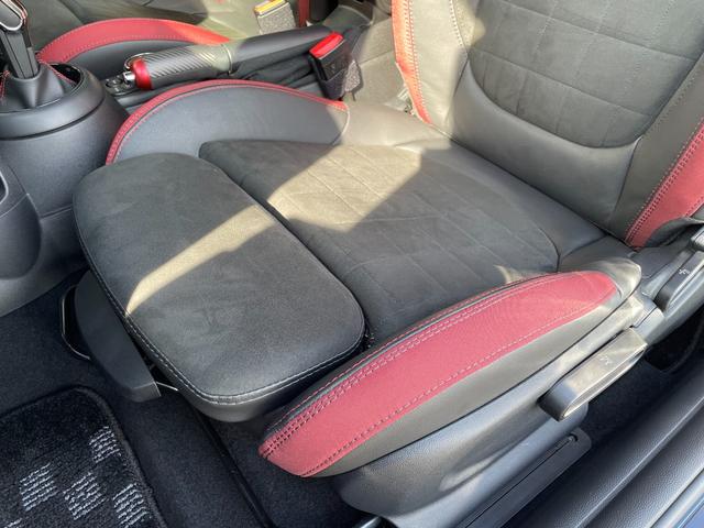 ＭＩＮＩ ジョンクーパーワークス　純正１８ＡＷ　中期　ＨＵＤ　電子シフト　ＡＣＣ　タッチ操作可能純正ナビ　バックカメラ　ミラー型ＥＴＣ　シートヒーター　ＬＥＤヘッドライト　レベルグリーン　専用レッドキャリパー　前後ドライブレコーダー（37枚目）