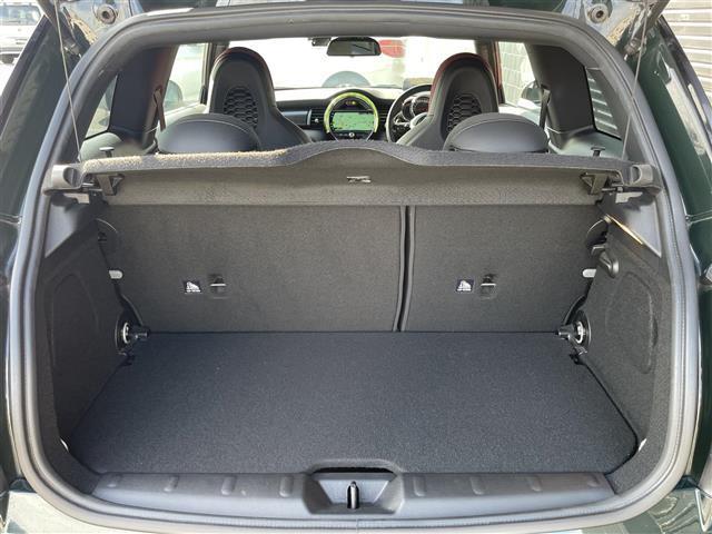 ＭＩＮＩ ジョンクーパーワークス　純正１８ＡＷ　中期　ＨＵＤ　電子シフト　ＡＣＣ　タッチ操作可能純正ナビ　バックカメラ　ミラー型ＥＴＣ　シートヒーター　ＬＥＤヘッドライト　レベルグリーン　専用レッドキャリパー　前後ドライブレコーダー（39枚目）