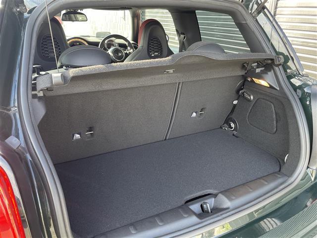 ＭＩＮＩ ジョンクーパーワークス　純正１８ＡＷ　中期　ＨＵＤ　電子シフト　ＡＣＣ　タッチ操作可能純正ナビ　バックカメラ　ミラー型ＥＴＣ　シートヒーター　ＬＥＤヘッドライト　レベルグリーン　専用レッドキャリパー　前後ドライブレコーダー（40枚目）