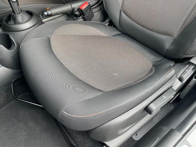 MINI クーパー ワンオーナー ペッパーPKG LEDヘッドライト 純正ナビ バックカメラ ETC コンフォートアクセス カメラ&パークアシストPKG 社外ドライブレコーダー 純正15インチアルミホイール アームレスト(38枚目)