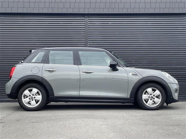 MINI クーパー ワンオーナー ペッパーPKG LEDヘッドライト 純正ナビ バックカメラ ETC コンフォートアクセス カメラ&パークアシストPKG 社外ドライブレコーダー 純正15インチアルミホイール アームレスト(46枚目)