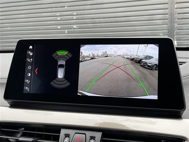 ＬＩＢＥＲＡＬＡでは多種多様の車種をご用意させていただいております。お客様がご納得いくまで、そのお車の持つ特性を五感すべてで感じ取っていただける場をご提供します。