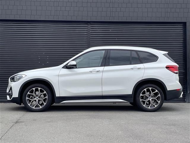 ご遠方の場合でも、下取り車両の金額を概算でお出しすることは可能でございます。車検証をお手元に、走行距離をご確認の上お問い合わせくださいませ。