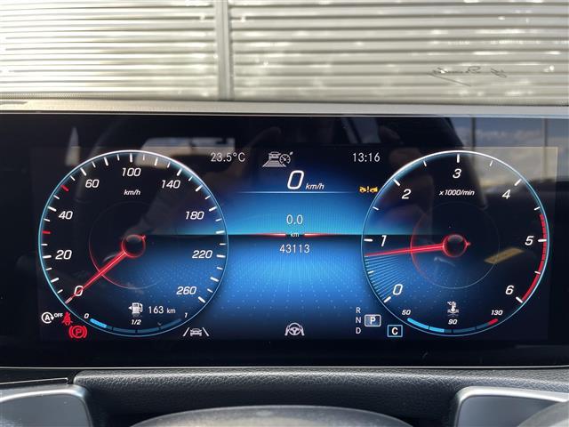 GLB GLB200d 4マチック AMGラインパッケージ ワンオーナー サンルーフ ACC 純正ナビ 360°カメラ 純正ドラレコ ETC ハーフレザーシート シートヒーター LEDライト アンビエントライト 純正19インチAW 純正アルミ付スタッドレス(3枚目)