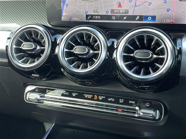 GLB GLB200d 4マチック AMGラインパッケージ ワンオーナー サンルーフ ACC 純正ナビ 360°カメラ 純正ドラレコ ETC ハーフレザーシート シートヒーター LEDライト アンビエントライト 純正19インチAW 純正アルミ付スタッドレス(15枚目)