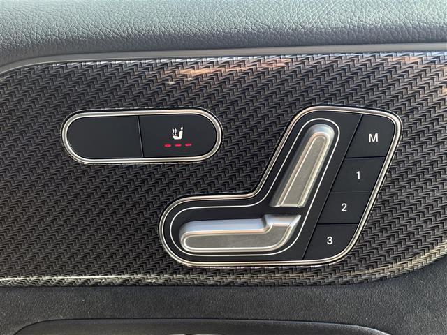 GLB GLB200d 4マチック AMGラインパッケージ ワンオーナー サンルーフ ACC 純正ナビ 360°カメラ 純正ドラレコ ETC ハーフレザーシート シートヒーター LEDライト アンビエントライト 純正19インチAW 純正アルミ付スタッドレス(21枚目)